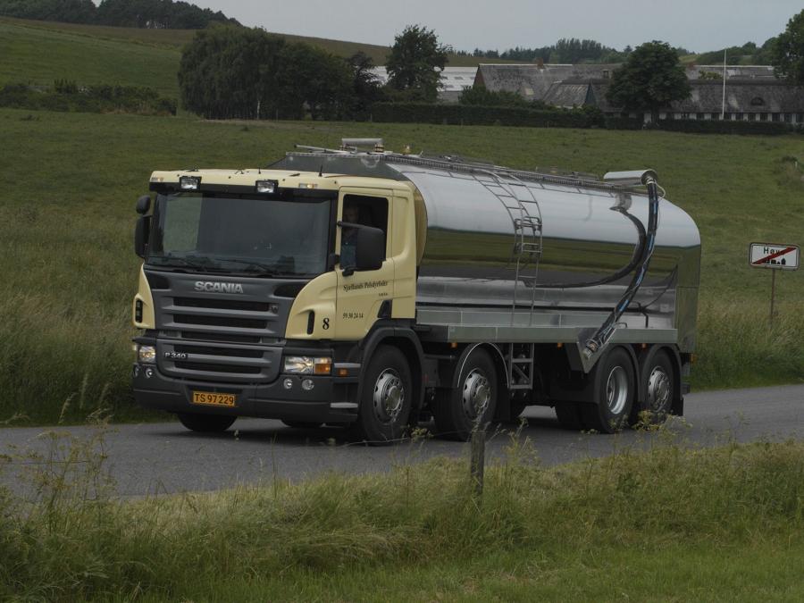  Scania P340 8x2 Tanker 2004 года  (фото 1 из 5)